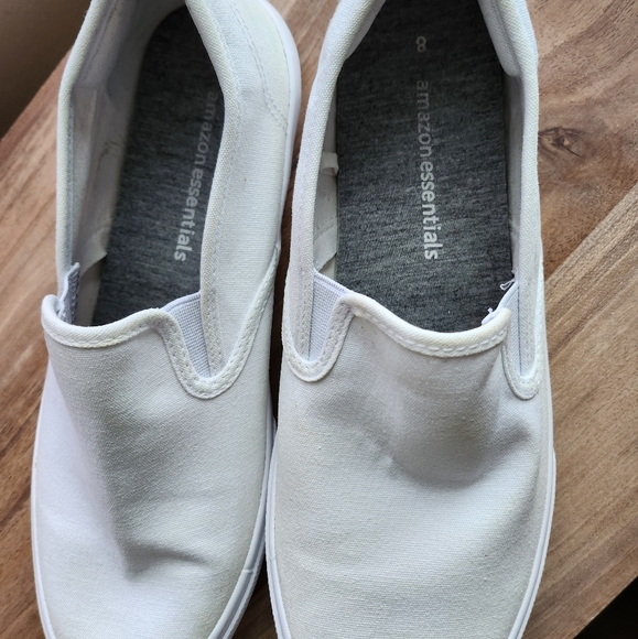 Womens White slip on Amazon essentials sneaker 8 - Picture 2 of 9